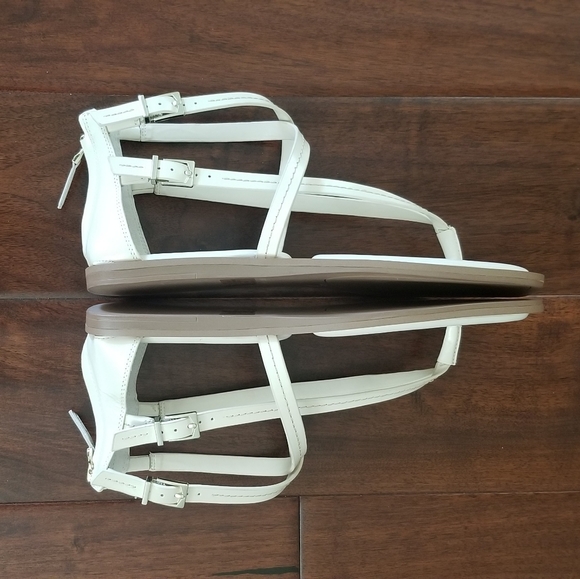 VINCE CAMUTO "Brenndie" Flat Sandal - Size 9 - Warm Vanilla - NWOT - Picture 2 of 8